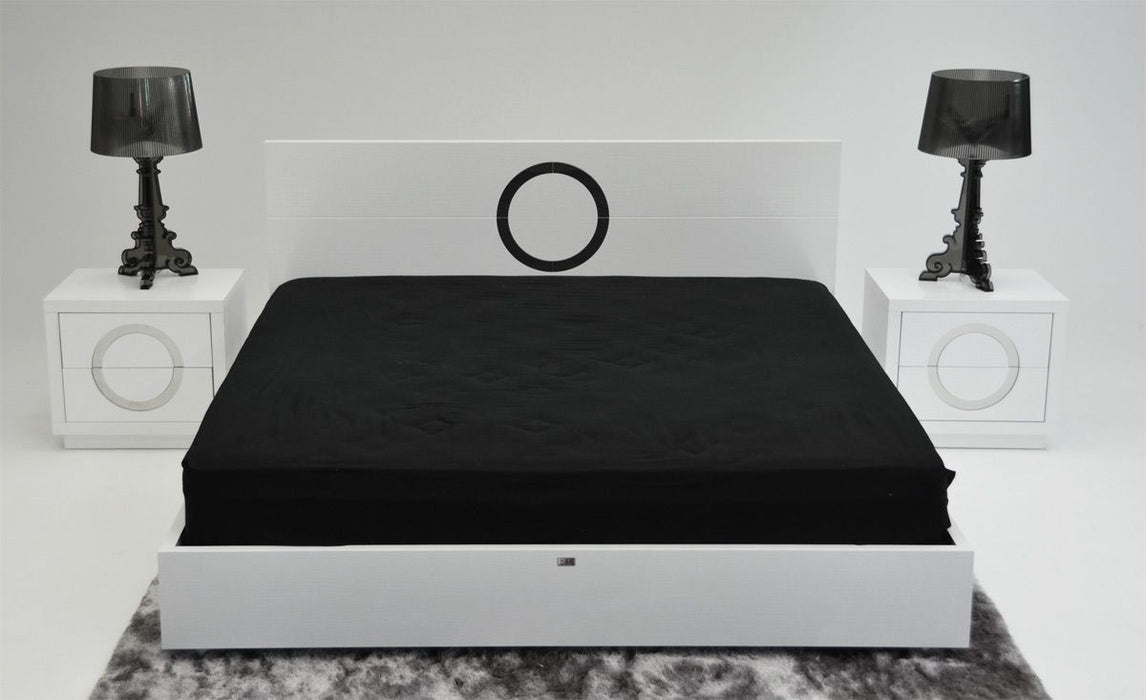 VIG Furniture - A&X Ovidius Modern White Crocodile Lacquer King Bed - VGUNAW223-180-EK