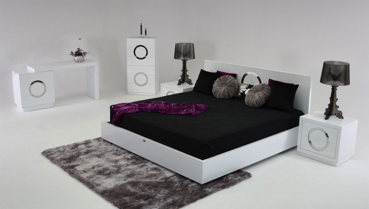 VIG Furniture - A&X Ovidius Modern White Crocodile Lacquer King Bed - VGUNAW223-180-EK