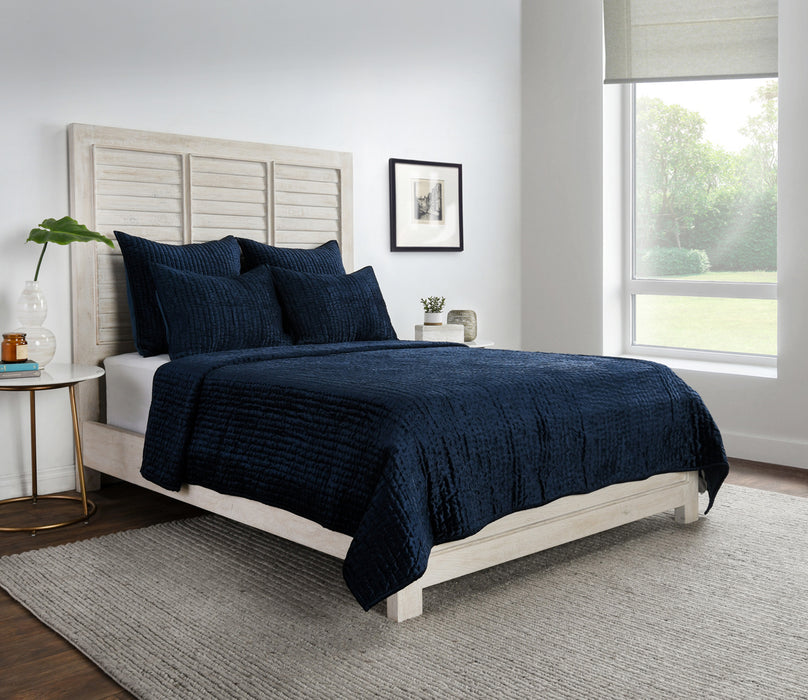 Classic Home Furniture - Bari Velvet Ocean Blue 3pc Queen Quilt Set - BEDQ510Q