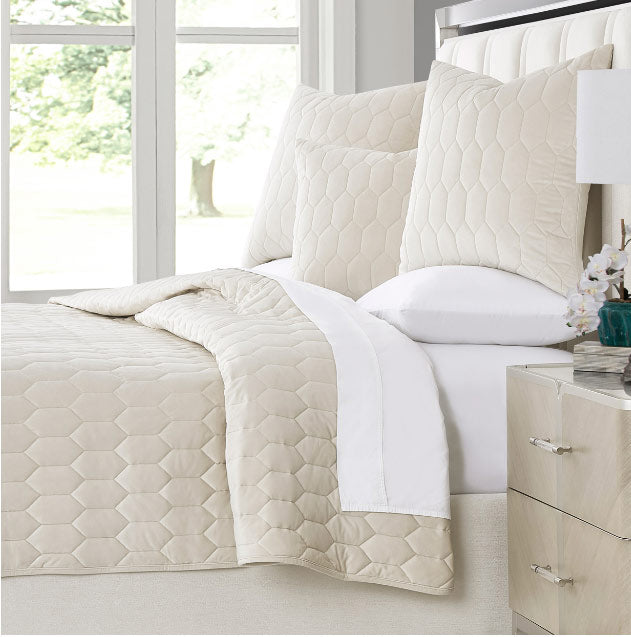 Michael Amini Niagara Quilt Set