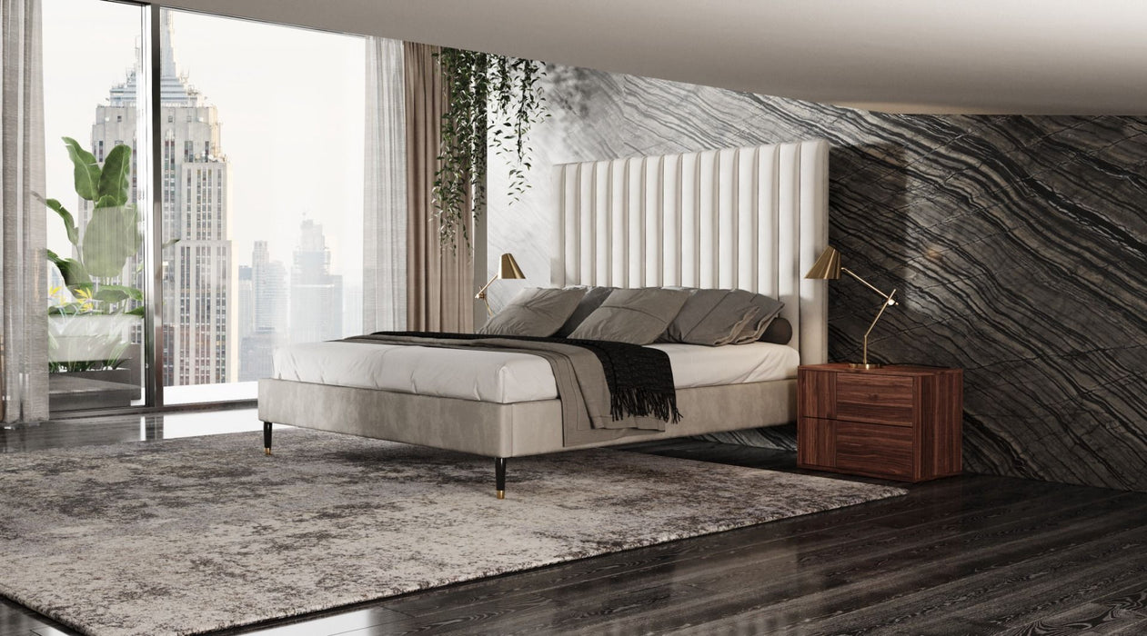 VIG Furniture - Modrest Hemlock Contemporary White Fabric Queen Bed - VGKK-B606-WHT-BED-Q