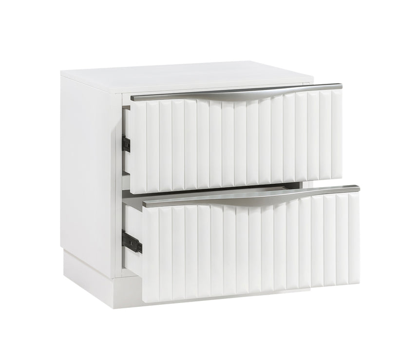 Homelegance - Linea 3 Piece Queen Bedroom Set in Pearl White - 2384-1*3