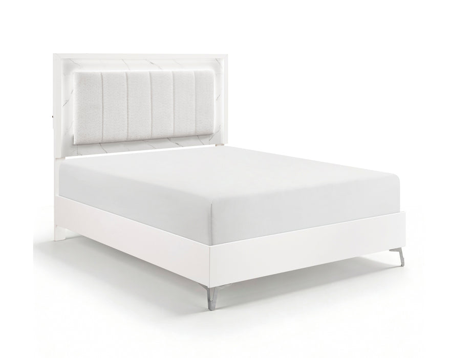 Homelegance - Ripple California King Bed in High Gloss White - 2457K-1CK*