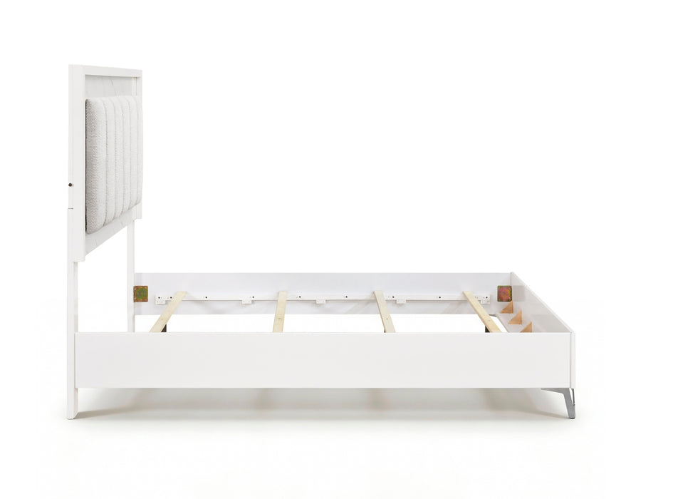 Homelegance - Ripple California King Bed in High Gloss White - 2457K-1CK*