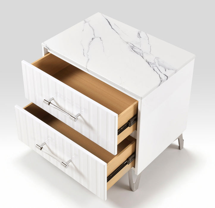 Homelegance - Ripple 4 Piece California King Bedroom Set in High Gloss White - 2457K-1CK*4