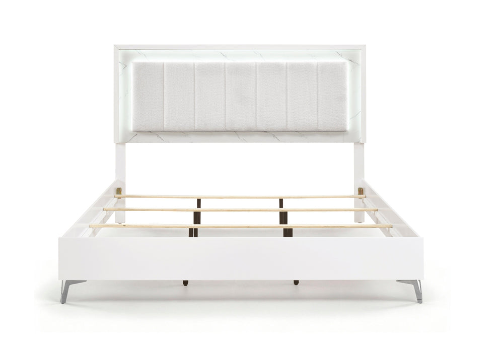 Homelegance - Ripple 4 Piece California King Bedroom Set in High Gloss White - 2457K-1CK*4