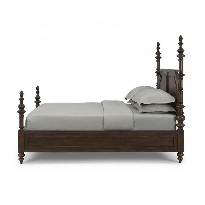 Bramble - Savannah Queen Bed in Walnut - 29179WLT-----