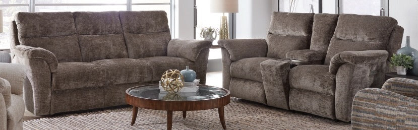 Southern Motion - 367 Birmingham Triple Power Loveseat with Console - 367-86P-MTO - GreatFurnitureDeal