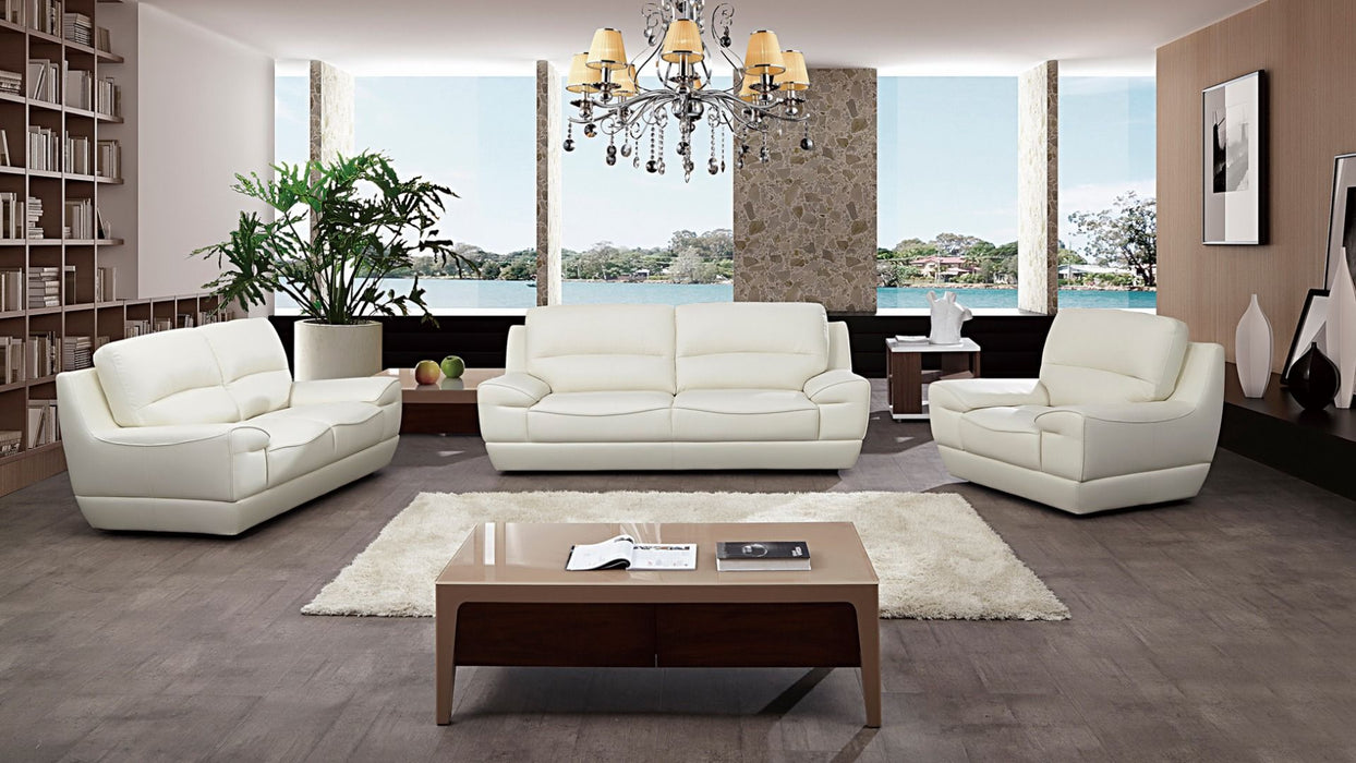 American Eagle Furniture - EK018 White Italian Leather Loveseat - EK018-W-LS