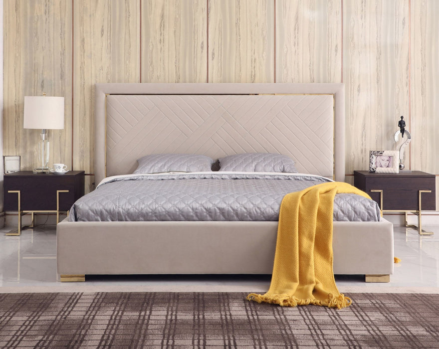 VIG Furniture - Modrest Corrico Off White Velvet Modern Queen Bed - VGVCBD1906-19-BED-Q