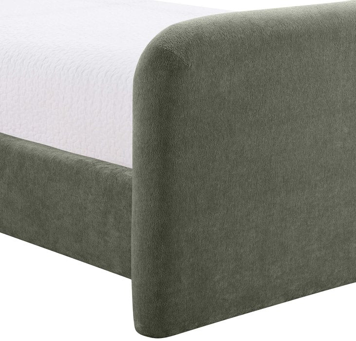 Meridian Furniture - Fira Green Chenille Fabric Upholstered Queen Bed - B1222Green-Q - GreatFurnitureDeal