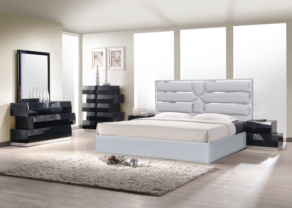 J&M Furniture - Da Vinci Silver Grey Eastern King Premium Platform Bed - 18730-EK-SILVER GREY