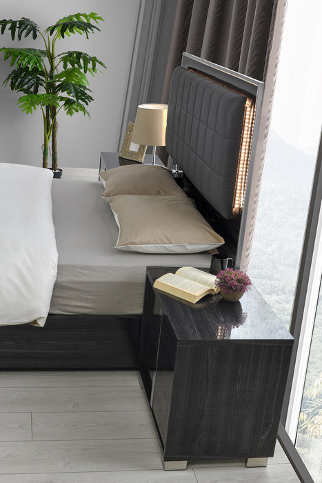 J&M Furniture - Giulia Gloss Grey Eastern King Bed - 103-EK-GLOSS GREY - GreatFurnitureDeal