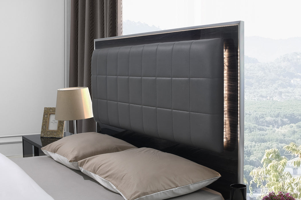 J&M Furniture - Giulia Gloss Grey Queen Bed - 103-Q-GLOSS GREY - GreatFurnitureDeal