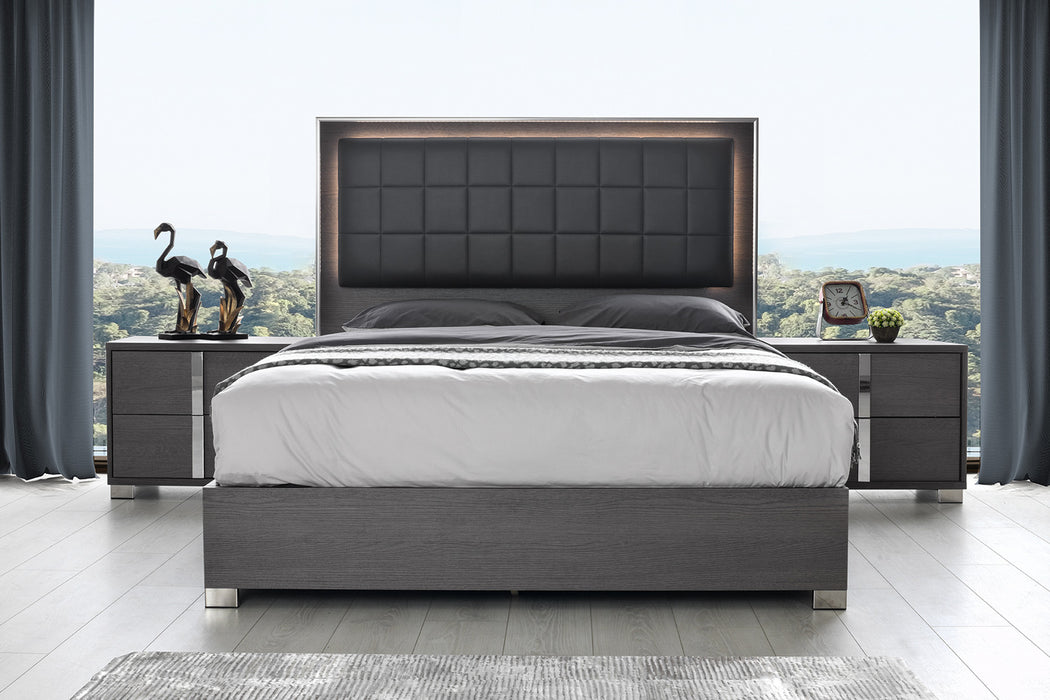 J&M Furniture - Giulia 5 Piece Matte Grey Oak Queen Bedroom Set - 203-Q-5SET-MATTE GREY OAK - GreatFurnitureDeal
