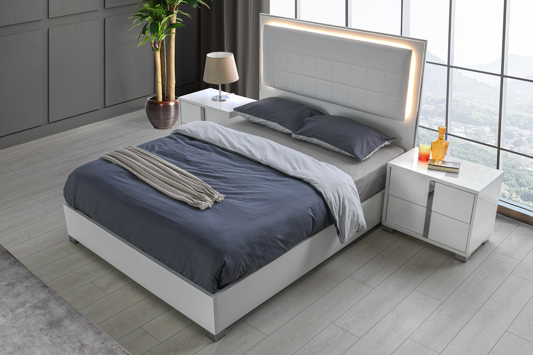 J&M Furniture - Giulia 5 Piece Gloss White Eastern King Bedroom Set - 101-EK-5SET-WHITE GLOSS