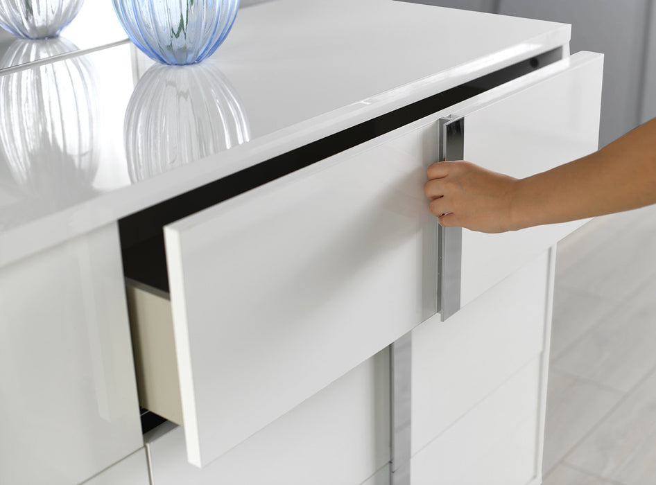 J&M Furniture - Giulia Gloss White Drawer Chest J&M Furniture - Giulia Gloss White Drawer Chest