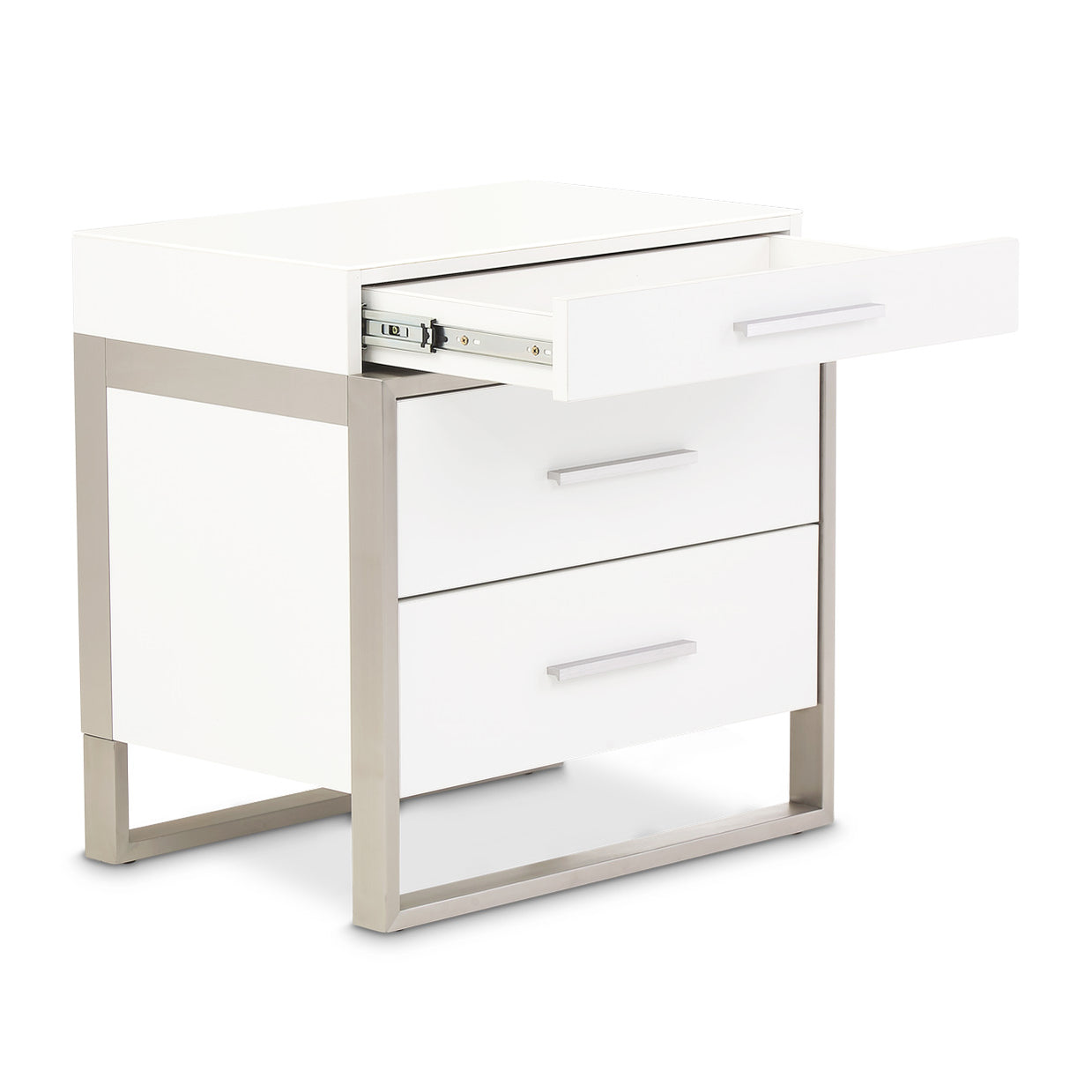 AICO Furniture Marquee 5 Piece Queen Bedroom Set in Cloud White KI