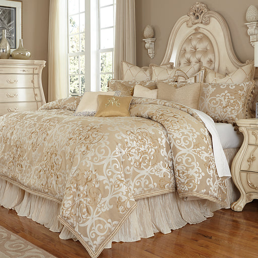 AICO Furniture - Luxembourg Queen Bedding Set - AIC-BCS-QS12-LUXEMB-CRM - GreatFurnitureDeal