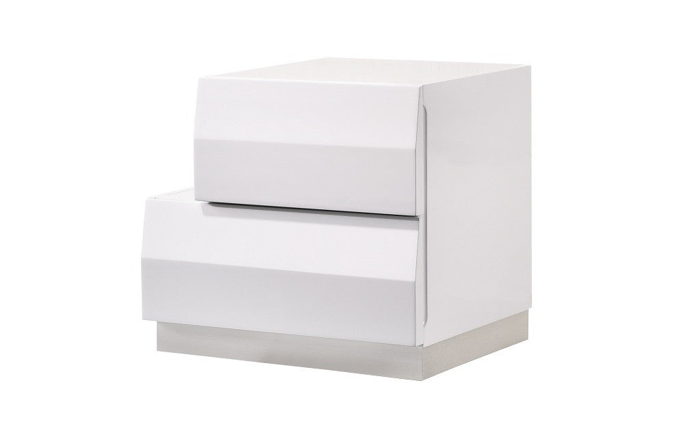 J&M Furniture - Milan White 5 Piece Queen Bedroom Set - 17687-Q-5SET-WHITE - GreatFurnitureDeal