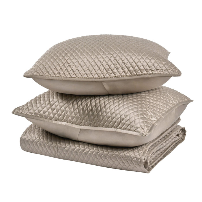 Villa By Classic Home - Diamond Pebble Queen Quilt - V011876 - GreatFurnitureDeal