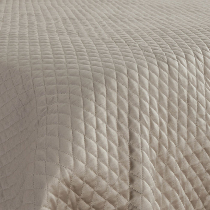 Villa By Classic Home - Diamond Pebble King Quilt - V022377 - GreatFurnitureDeal