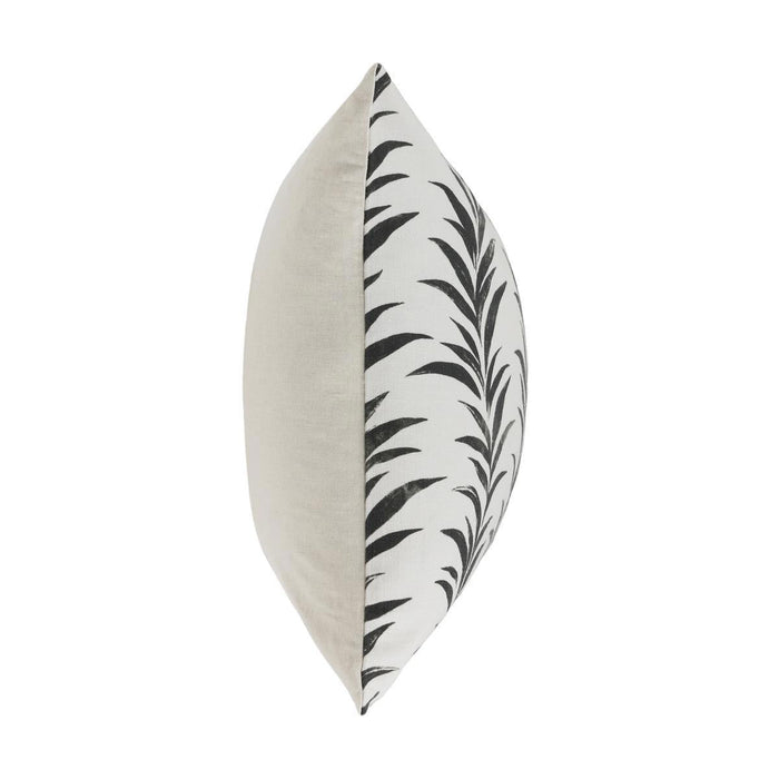 Villa By Classic Home - RO Alula Black/White 22 x 22 Pillows (Set of 2) - V300079 - GreatFurnitureDeal