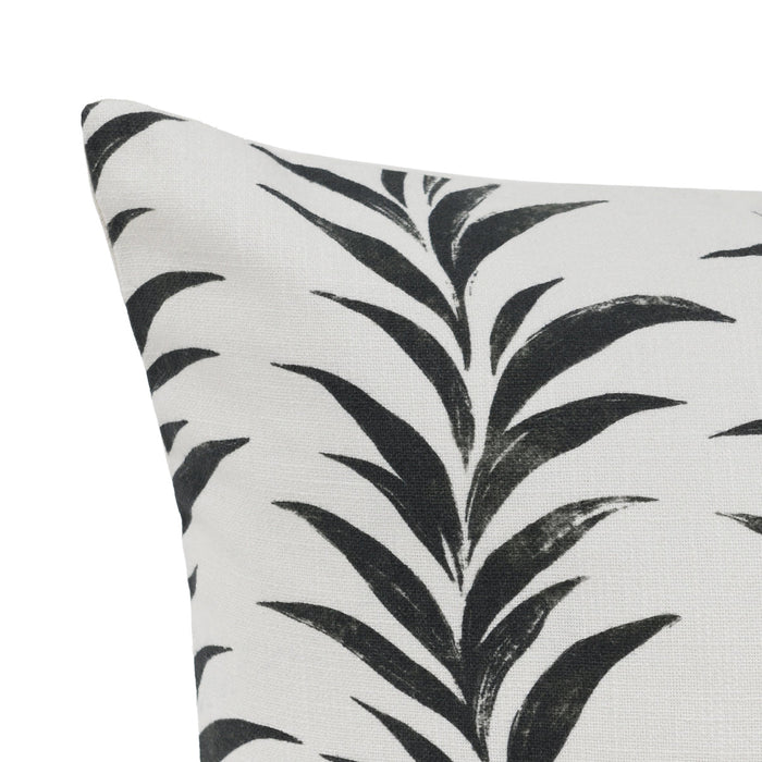 Villa By Classic Home - RO Alula Black/White 22 x 22 Pillows (Set of 2) - V300079 - GreatFurnitureDeal