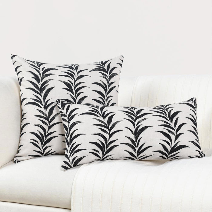 Villa By Classic Home - RO Alula Black/White 22 x 22 Pillows (Set of 2) - V300079 - GreatFurnitureDeal