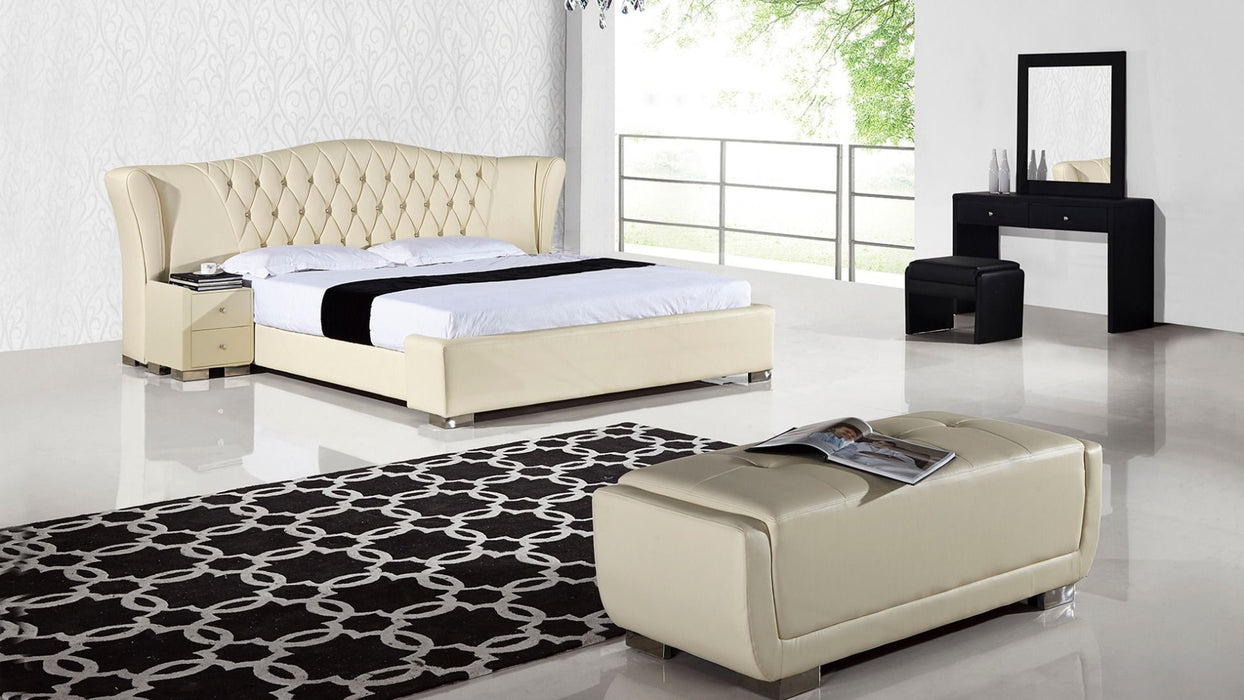 American Eagle Furniture - D028 Cream Faux Leather Cal King Bed B-D028-CRM-CK - GreatFurnitureDeal