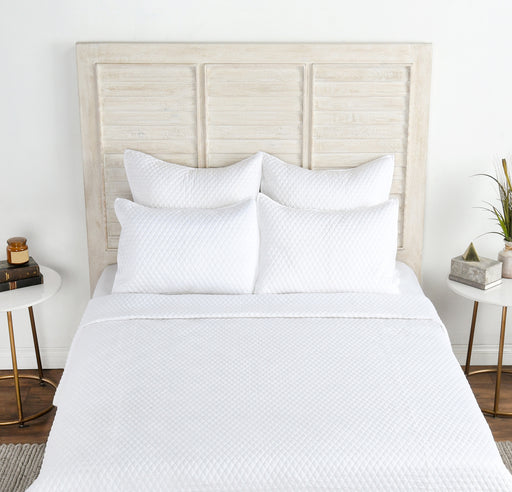 Classic Home Furniture - Diamond White 3pc Queen Quilt Set - BEDQ412Q - GreatFurnitureDeal
