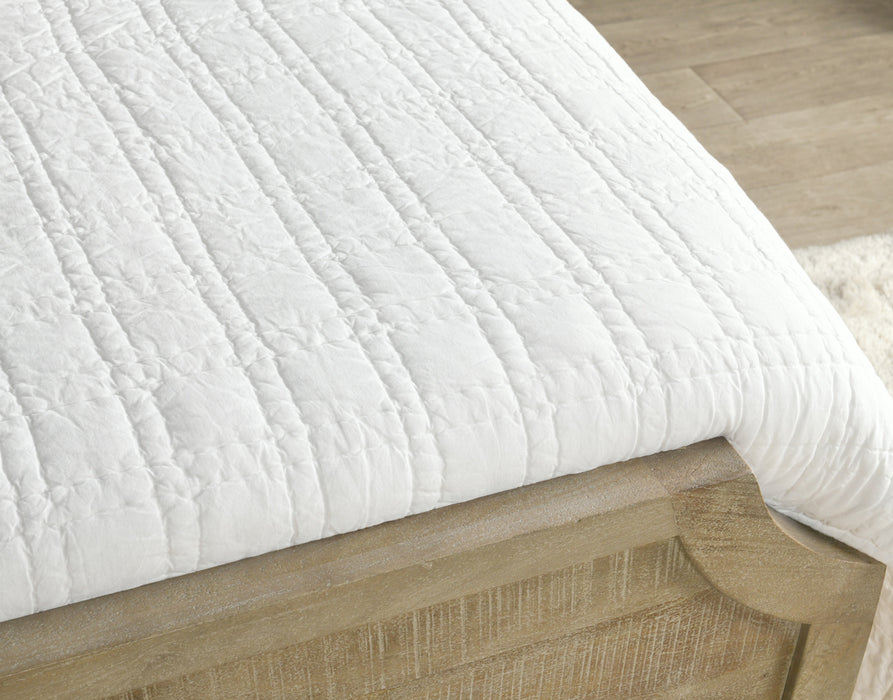 Classic Home Furniture - Carly White 4pc King Quilt Set with SILVADUR - BEDQ516K