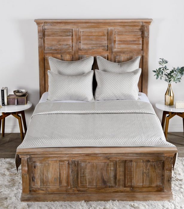 Villa By Classic Home - Diamond Silver 3pc Queen Quilt Set - BEDQ518Q - GreatFurnitureDeal