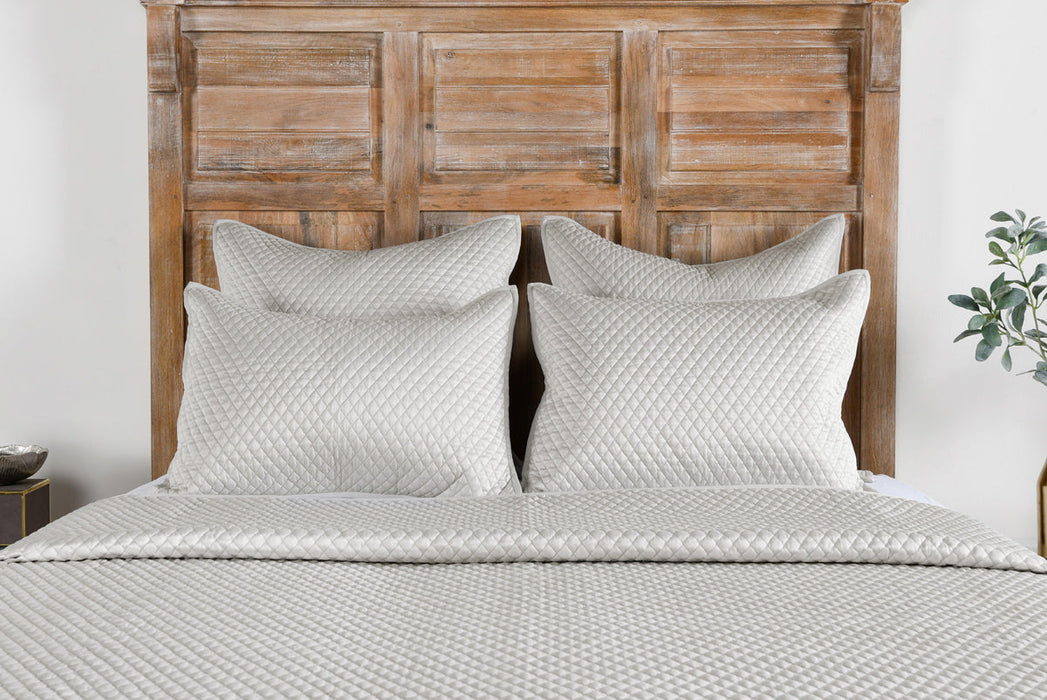 Villa By Classic Home - Diamond Silver 3pc Queen Quilt Set - BEDQ518Q - GreatFurnitureDeal