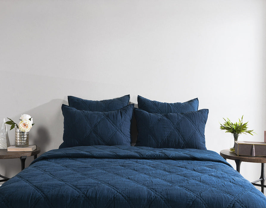 Villa By Classic Home - Caleb Hand Stitched Midnight Blue Queen Quilt - V240104) - GreatFurnitureDeal