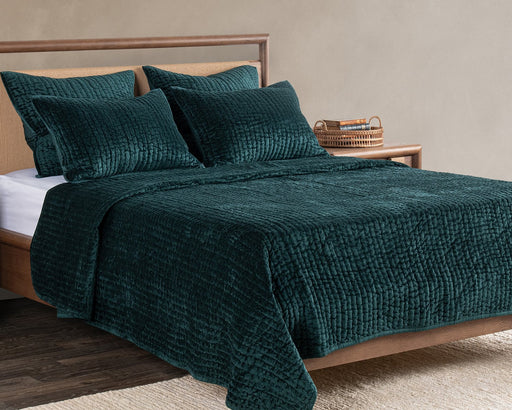 Classic Home Furniture - Bari Velvet Emerald 4pc King Quilt Set - BEDQ537K - GreatFurnitureDeal