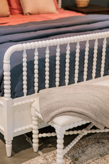 Bramble - Cholet Bed King in Architectural White - 27680HRW----LDT - GreatFurnitureDeal