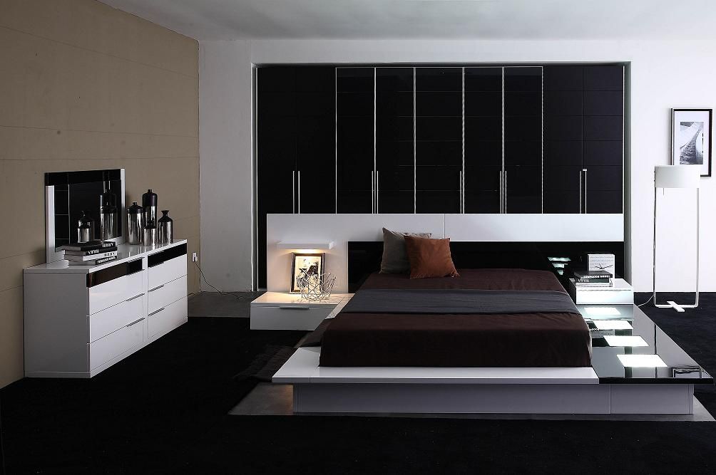 VIG Furniture - Impera Modern Black and White Lacquer California King Walk-on Platform Bed - VGWCIMPERA-CK - GreatFurnitureDeal