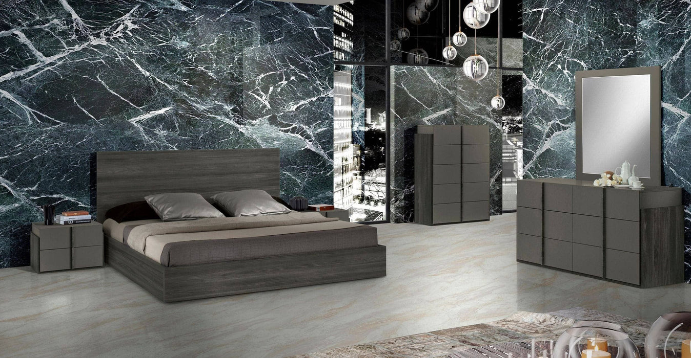 VIG Furniture - Nova Domus Lucia Italian Modern Matte Grey / Elm Grey Eastern King Bedroom Set - VGACLUCIA-SET-EK - GreatFurnitureDeal