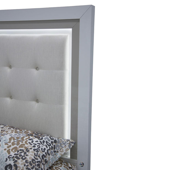 AICO Furniture - Sky Tower Eastern King Bed in Cloud White - N9025600EK-108