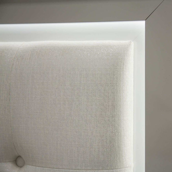 AICO Furniture - Sky Tower Eastern King Bed in Cloud White - N9025600EK-108