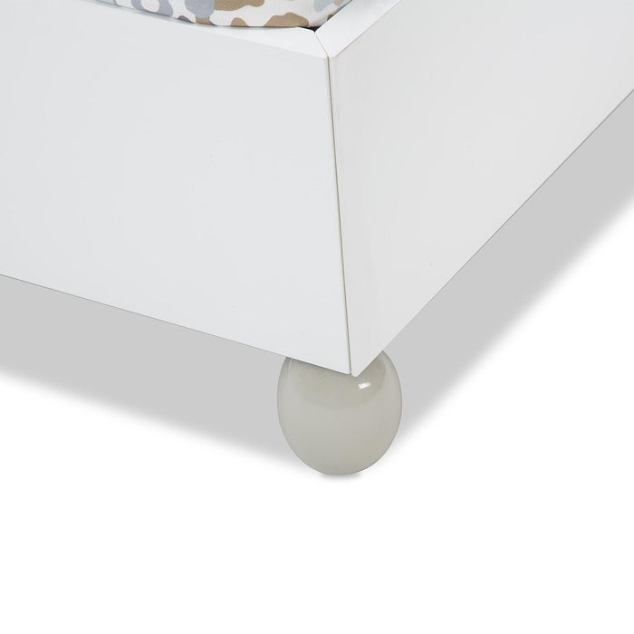 AICO Furniture - Sky Tower Eastern King Bed in Cloud White - N9025600EK-108