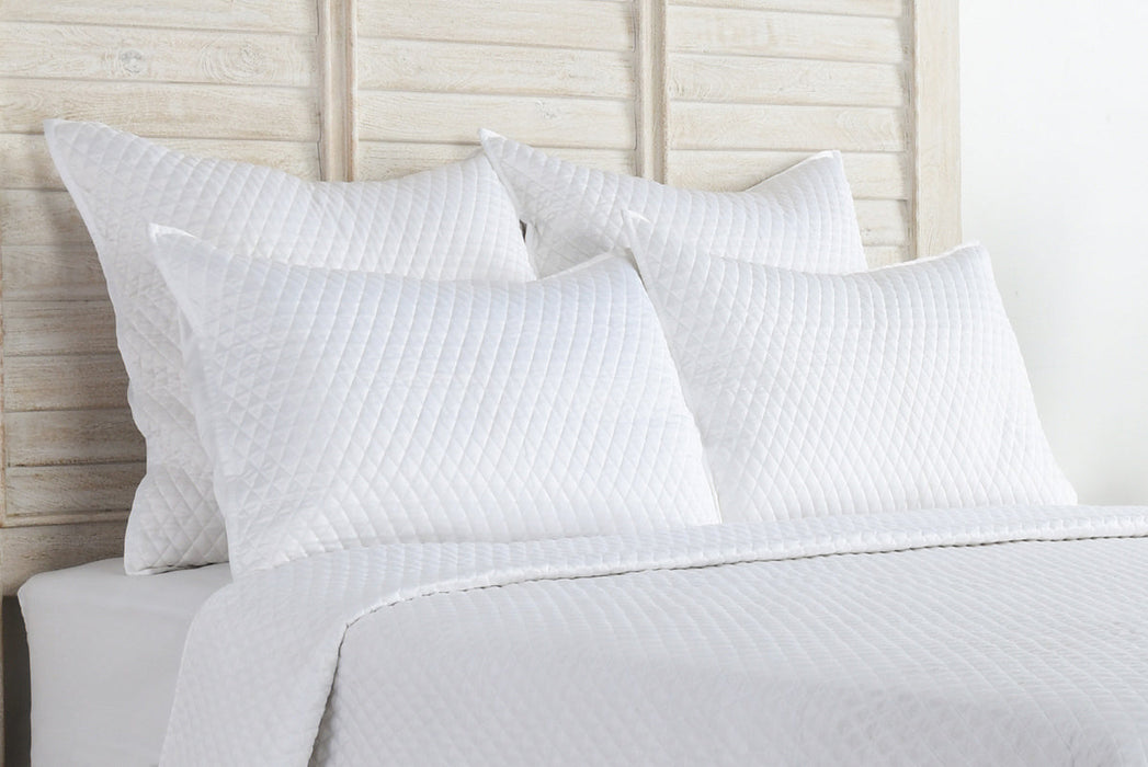 Villa By Classic Home - Diamond White King Quilt - V021547 - GreatFurnitureDeal