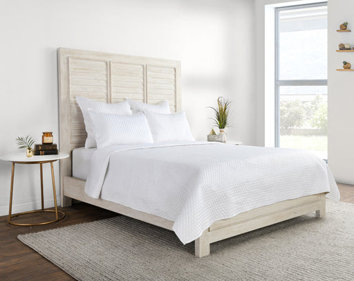 Classic Home Furniture - Diamond White King Quilt - V021547 - GreatFurnitureDeal
