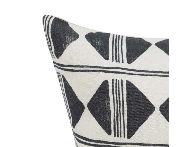 Classic Home Furniture - RO Nubia Black/White Multiple Sizes Pillows (Set of 2) - V300076 - GreatFurnitureDeal