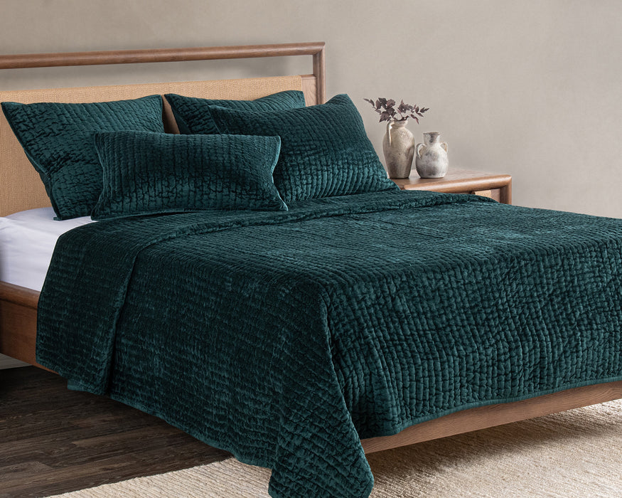 Classic Home Furniture - Bari Velvet Emerald King Quilt - V310000 - GreatFurnitureDeal