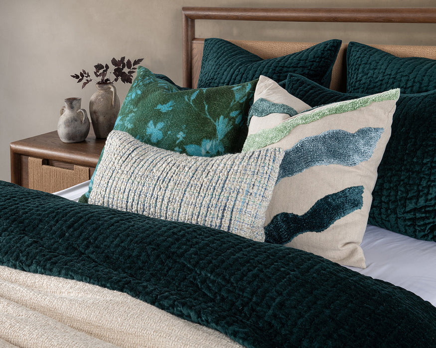 Classic Home Furniture - Bari Velvet Emerald Queen Quilt - V310001 - GreatFurnitureDeal