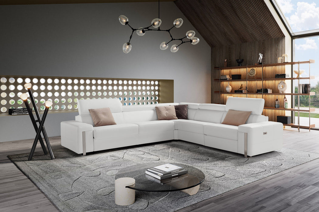 VIG Furniture - Estro Salotti Bogart - Italian Modern White Leather Sectional Sofa Bed with Recliner - VGNT-BOGART-WHT - GreatFurnitureDeal