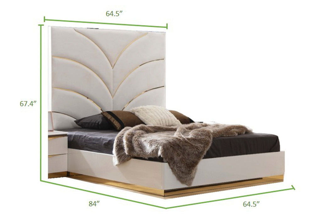 GFD Home - Laura Gold Detailed Queen Size Upholstery Bed made with Wood in White - GreatFurnitureDeal