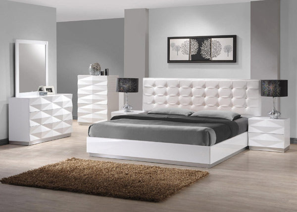 J&M Furniture - Verona White Lacquer  5 Piece Eastern King Platform Bedroom Set - 17688-K-5SET